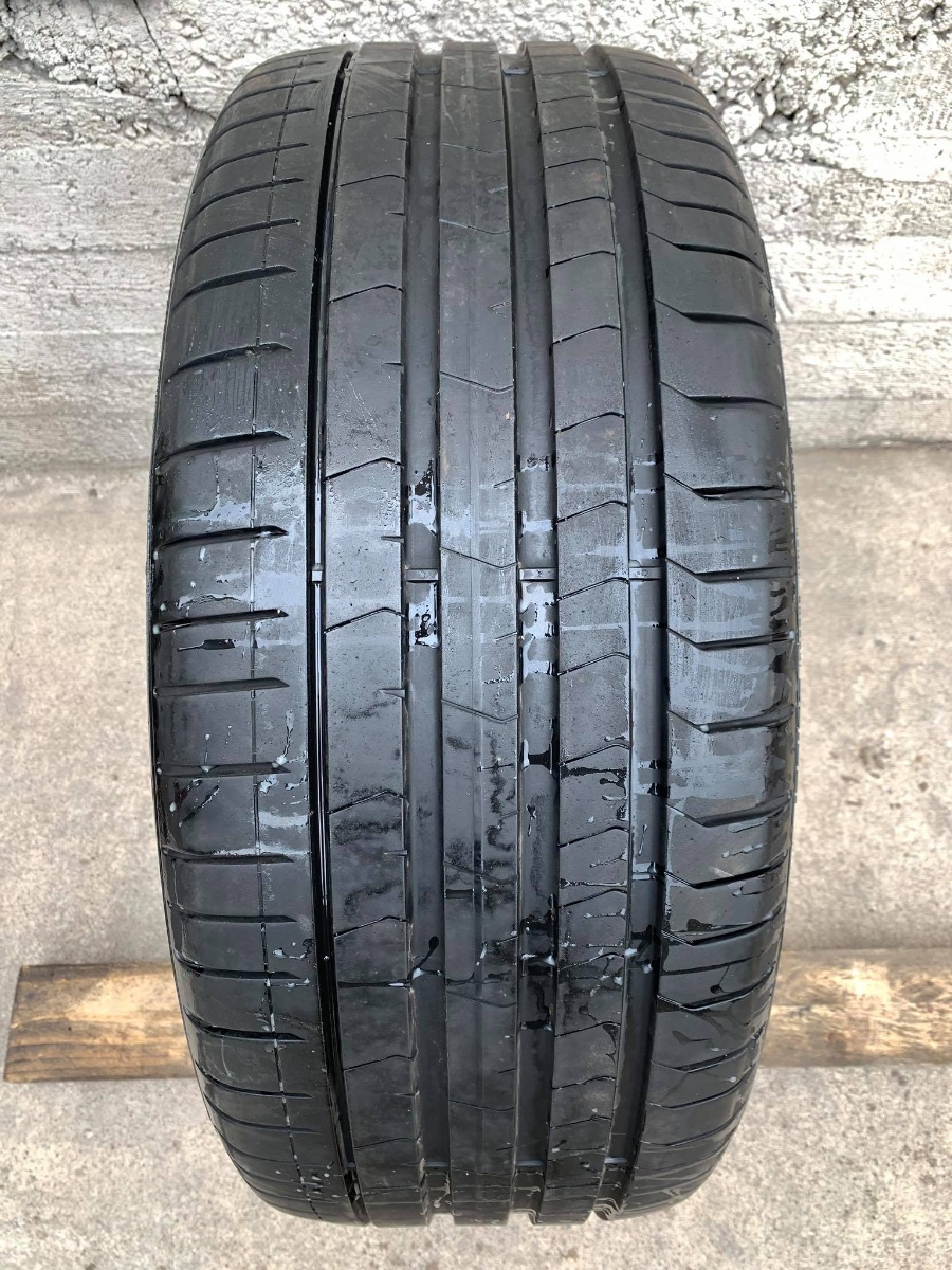 suverehv Pirelli P ZERO THE HERO