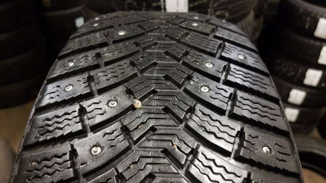 <font face='Tahoma'>Vissezonas riepa (radzējama)</font> Michelin X-Ice North 2 XIN2