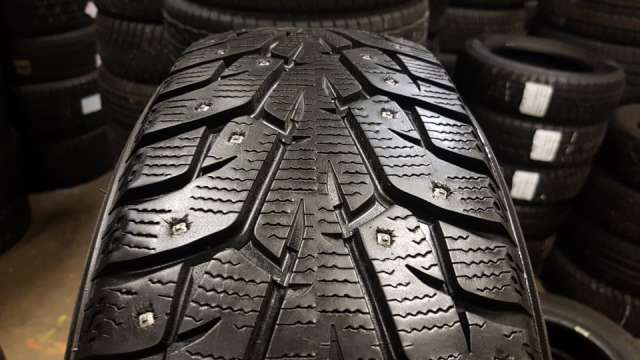Winter studded Yokohama Ice Guard IG55