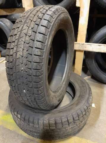 Friction tires Yokohama Ice Guard SUV DEMO G075