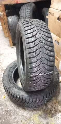 Winter studded Kumho WinterCraft SUV Ice WS31