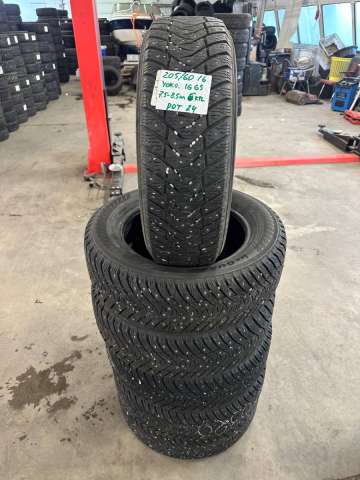 Winter studded Yokohama Ice Guard IG65