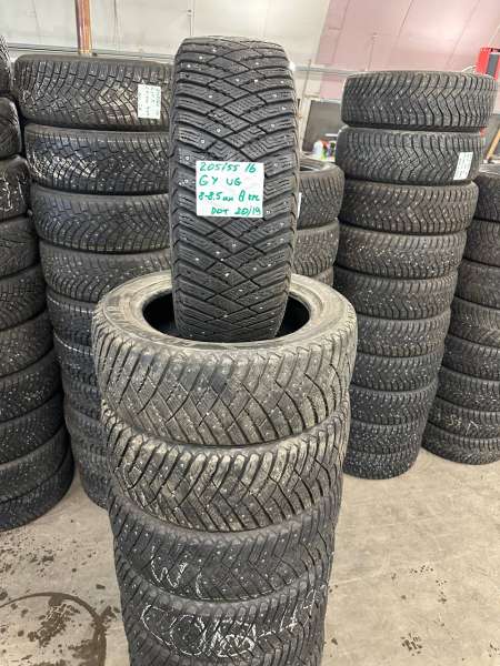 dubbdäck Goodyear Ultra Grip Ice Arctic