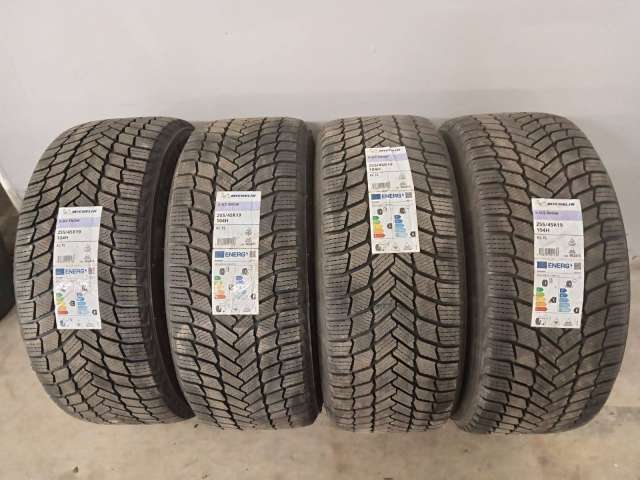 <font face='Tahoma'>Vissezonas riepa</font> Michelin X-Ice Snow